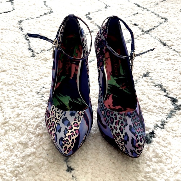 💜Leopard Print Platform Stiletto Heels💜 - Picture 3 of 4